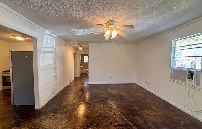 2/1 House in Hip East Austin!