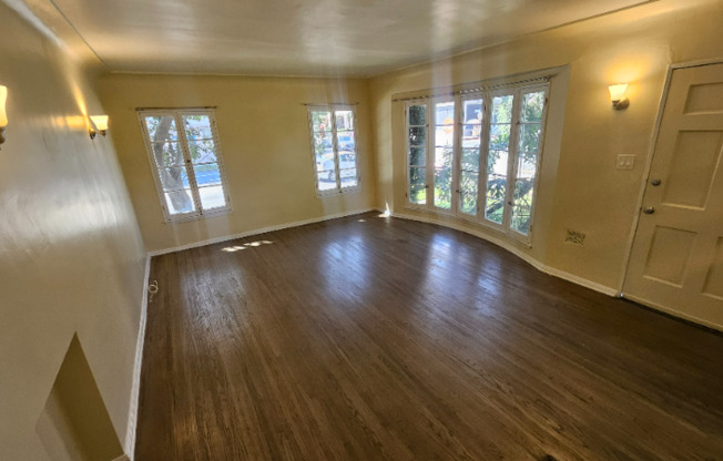 6290 COMMODORE SLOAT DR