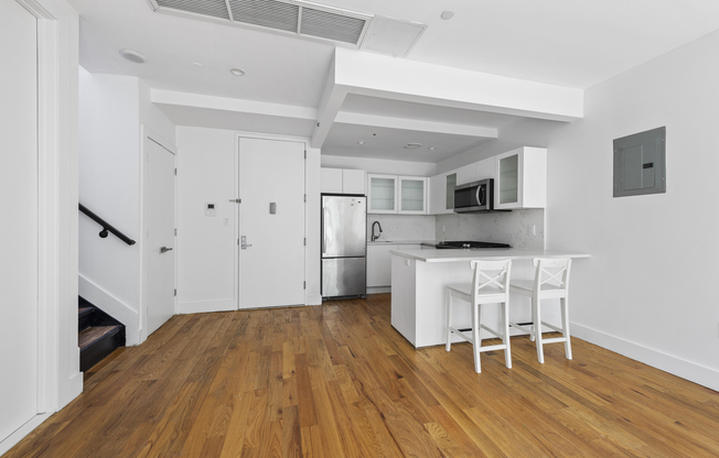 18 ALT BLEECKER ST