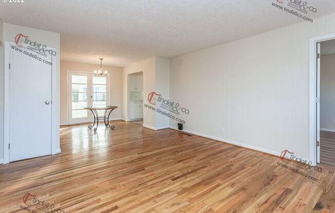 3 beds, 1 bath, $2,295