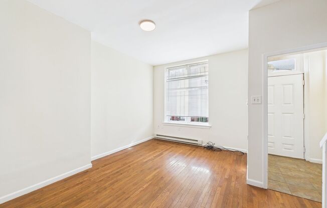 HUGE 3 BED 2 bath NEAR TEMPLE UNIVERSITY Available Now