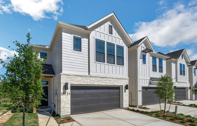 FOUR WEEKS FREE!!!  Brand New!!! Modern Townhomes in Bella Vista!!!