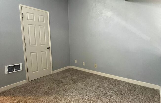 1 bed, 1 bath, $1,200, Unit 30