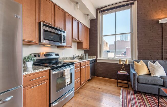 Studio, 1 bath, 550 sqft, $1,550, Unit #605