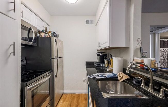 West Campus 1-Bedroom Condo Near UT Law School