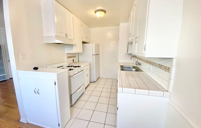 1 bed, 1 bath, $1,850, Unit 5843-2