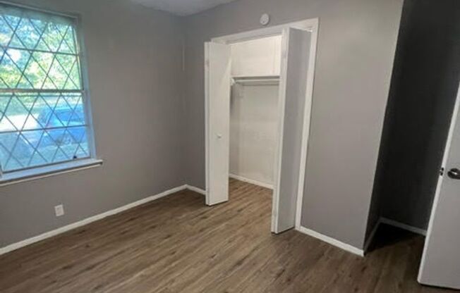 3 beds, 1 bath, $1,625