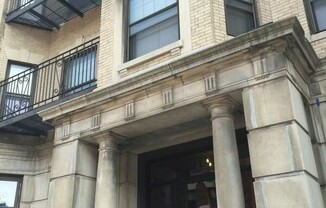 136 Hemenway St