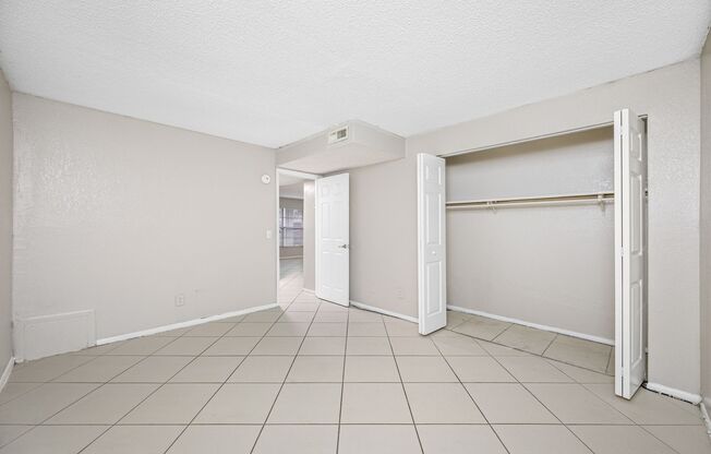 2 beds, 1 bath, 850 sqft, $1,680, Unit C112
