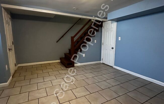 3 beds, 1 bath, $1,650