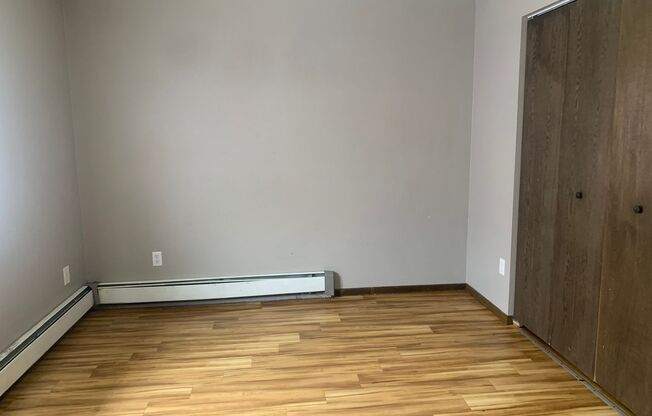 2 beds, 1 bath, $850, Unit 18