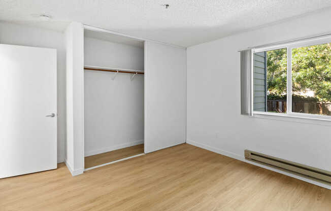 Southwood Apartments - Bedroom