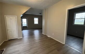 2 beds, 1 bath, $775, Unit Down