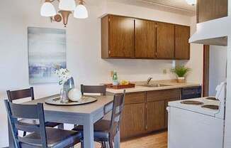 Eat In Kitchen at Knollwood Towers West Apartments, Minnesota