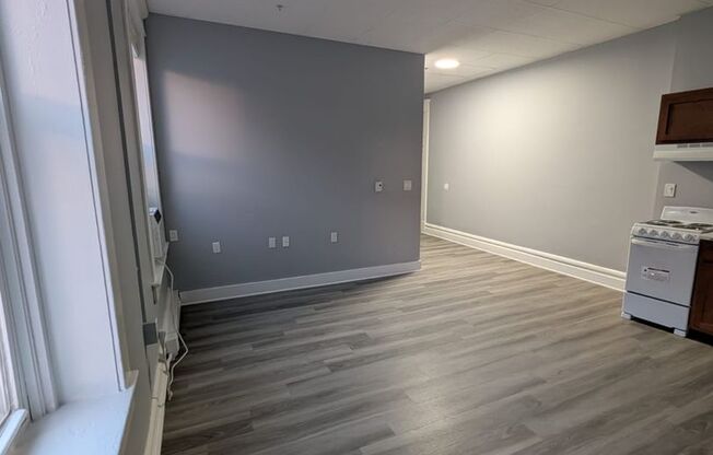 2 beds, 1 bath, 775 sqft, $1,100, Unit 238