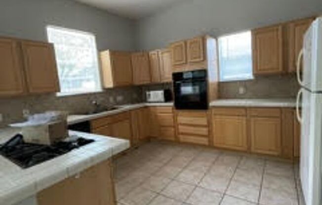 4 beds, 2.5 baths, 2,318 sqft, $3,800, Unit Unit A