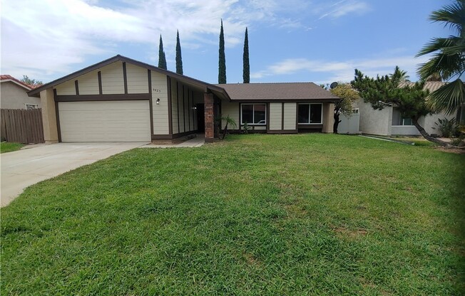 3425 OLEANDER