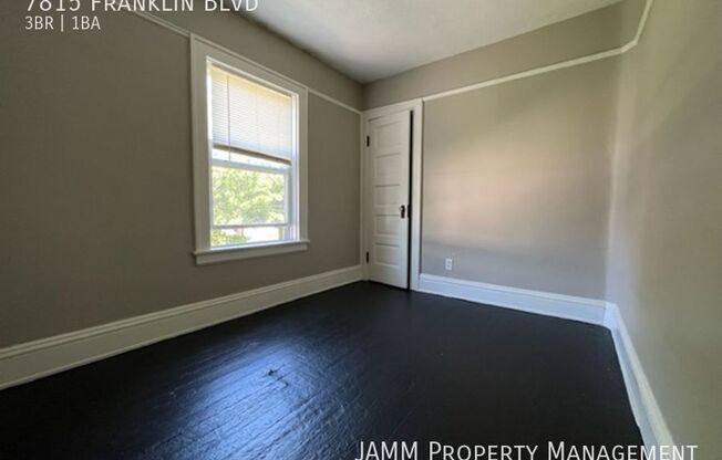 3 beds, 1.5 baths, 1,352 sqft, $1,450