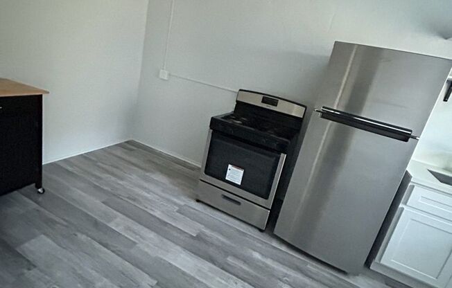 Studio, 1 bath, 425 sqft, $1,295, Unit 104