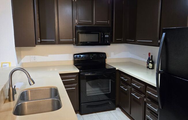 2 beds, 2 baths, 998 sqft, $2,462, Unit 203