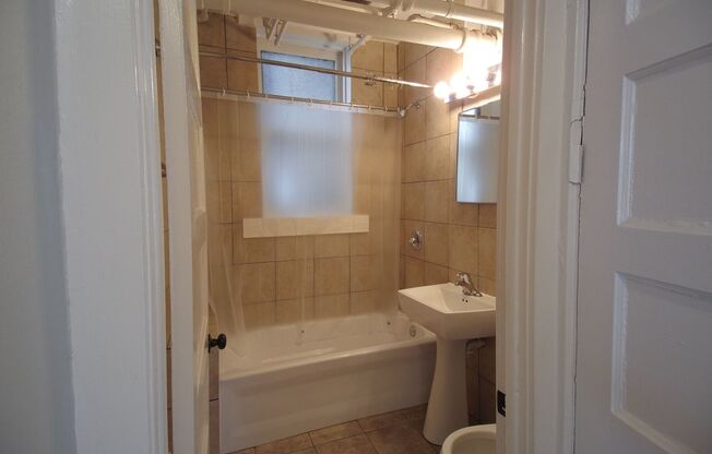 2 beds, 1 bath, 665 sqft, $1,200, Unit 3059 N Maryland Ave S, Milwaukee, WI 53211