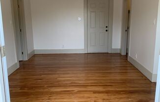 Studio, 1 bath, 550 sqft, $1,450, Unit Apt 4