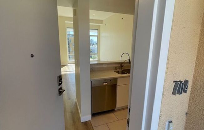 2 beds, 1 bath, 760 sqft, $2,845, Unit 704