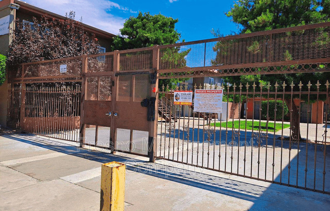 1331 E SAN BRUNO AVE