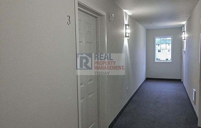 Stunning 2 Bedroom Condo With Garage!
