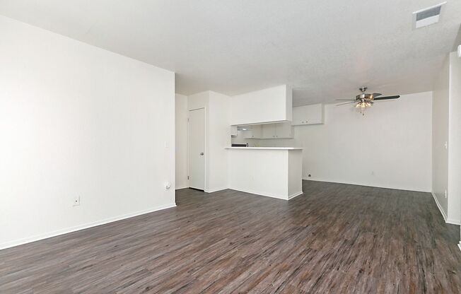 1 bed, 1 bath, 799 sqft, $2,000, Unit 117