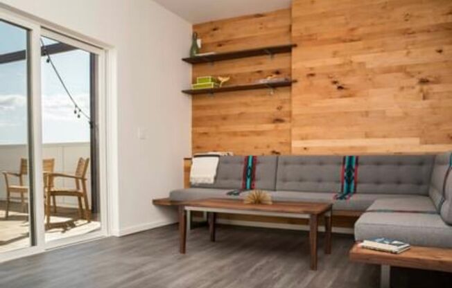 1 bed, 1 bath, 595 sqft, $1,595, Unit 303