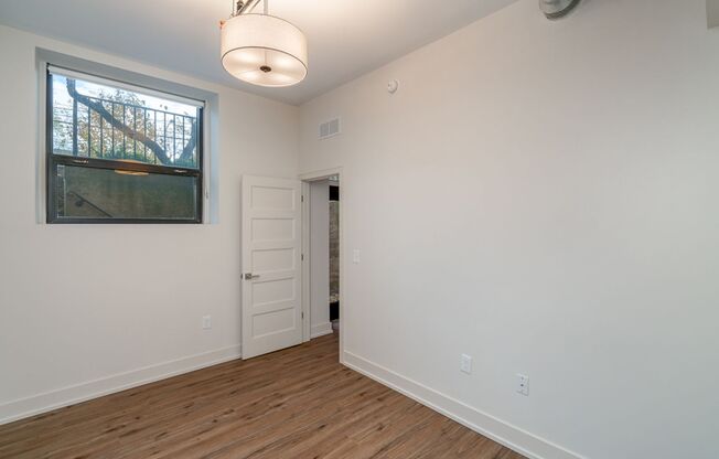 2 beds, 2 baths, $2,084, Unit 875 Michigan Ave Apt. 103