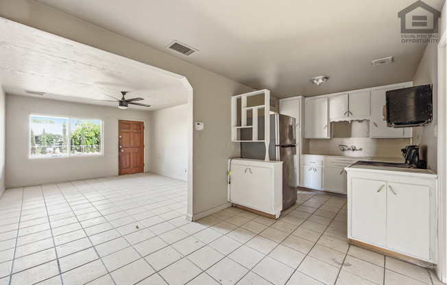 4Bed/2Bath House at Glendale Ave/19th Ave! Ready for Immediate Move-In! – RV GATE! NO HOA!