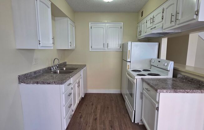 139 - 4734p- 3700 Soranno Ave. -RB