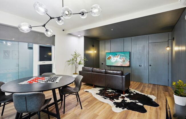 Studio, 1 bath, 250 sqft, $1,350, Unit 101