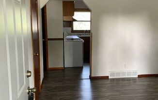 2 beds, 1 bath, $1,100