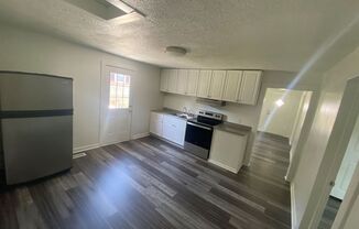 2 beds, 1 bath, $1,195