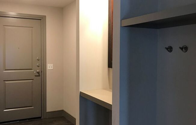 1 bed, 1 bath, 907 sqft, $2,213, Unit 1705