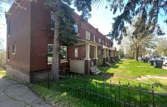 4 beds, 1 bath, $1,775, Unit 1732 E 5th Street