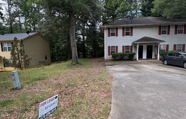 2 Bedroom Townhome in Flowery Branch!