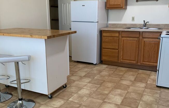 1 bed, 1 bath, $1,125, Unit 6