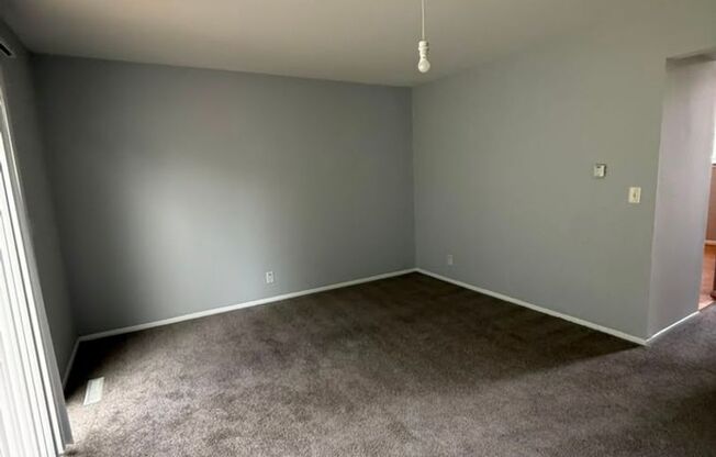2 beds, 1 bath, 850 sqft, $1,550, Unit 105HS