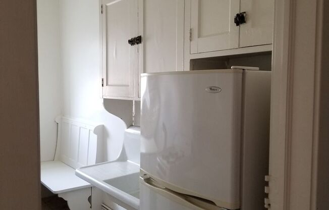 1 bed, 1 bath, 720 sqft, $950, Unit 43-10