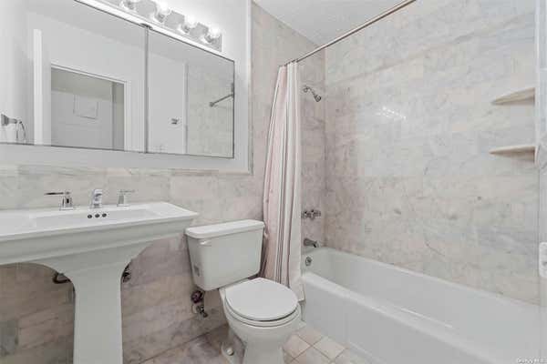 2 beds, 2 baths, $3,300, Unit 6R