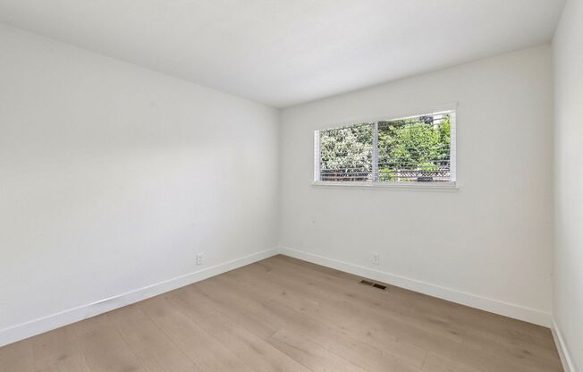 4 beds, 2 baths, $6,495