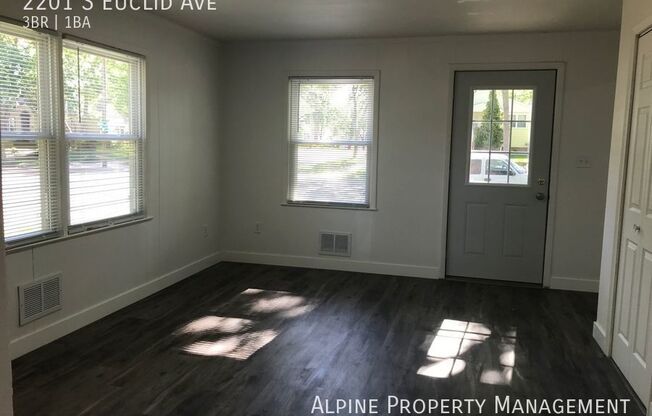 3 beds, 1 bath, 1,716 sqft, $1,695