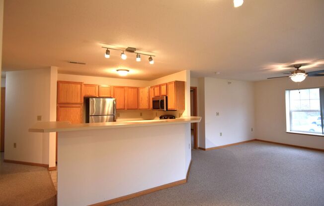 2 beds, 2 baths, 1,000 sqft, $1,885, Unit 8118-101