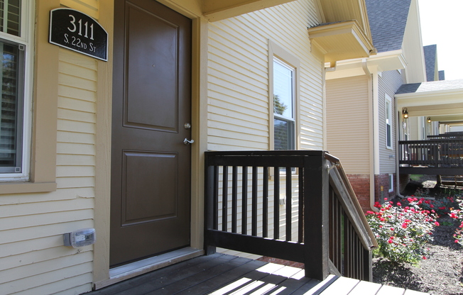 The Doll House -- Cool Two Bedroom at The Cottages on Vinton!