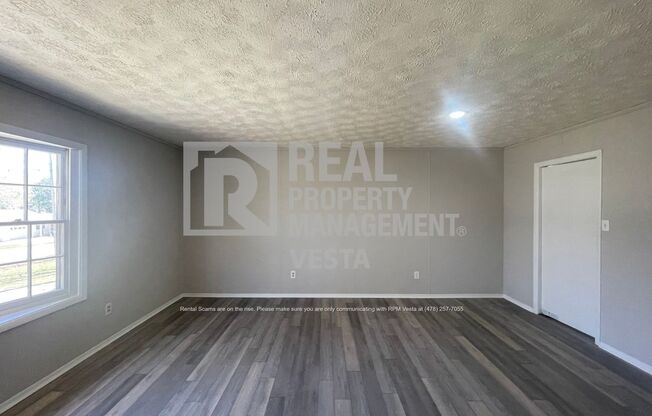 105 EVELYN DR
