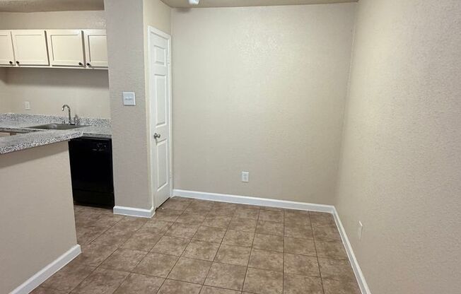 1 bed, 1 bath, 682 sqft, $905, Unit 714